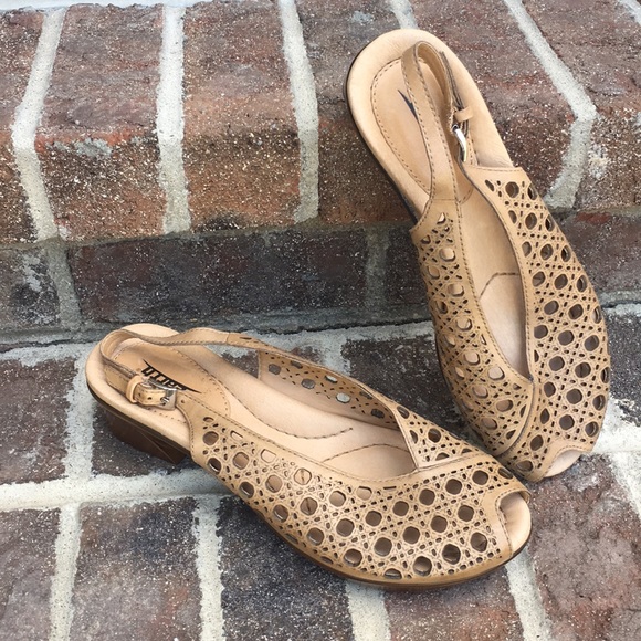 Earth Shoes - Earth brand heels